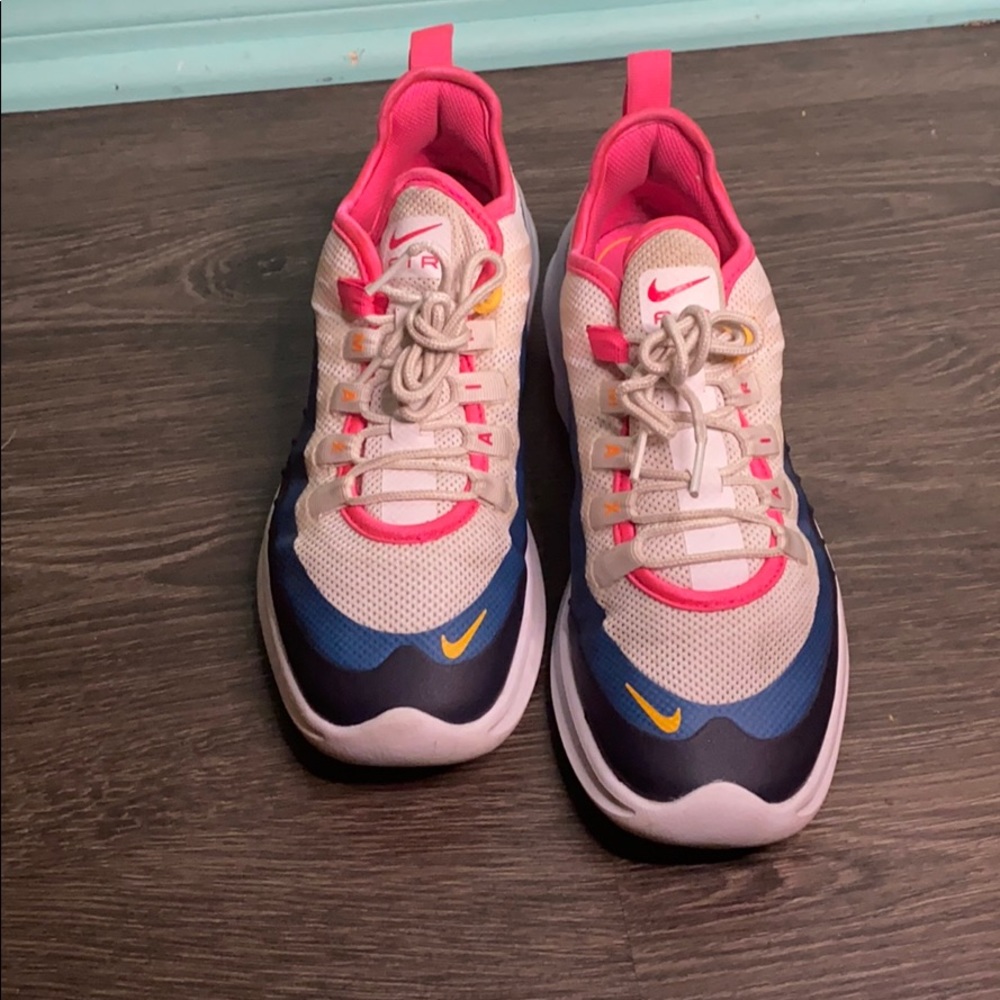 Nike Air Max Axis Women’s